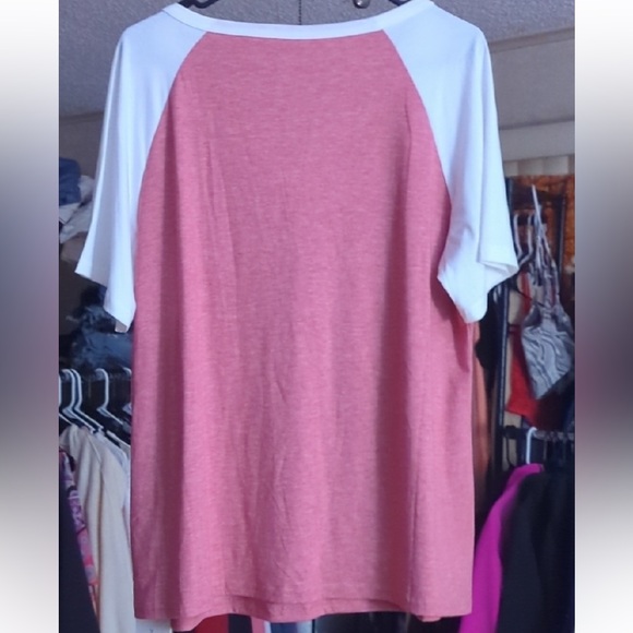🌸 BloomChic Pink Raglan Sleeve Notch Neck Tee | Size 12 | NWT 🌸 - Picture 2 of 4